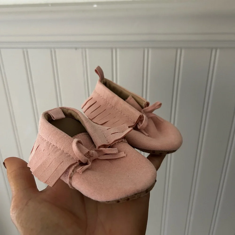 Old Navy 0-3 months Pink Moccasin Baby Soft Shoes